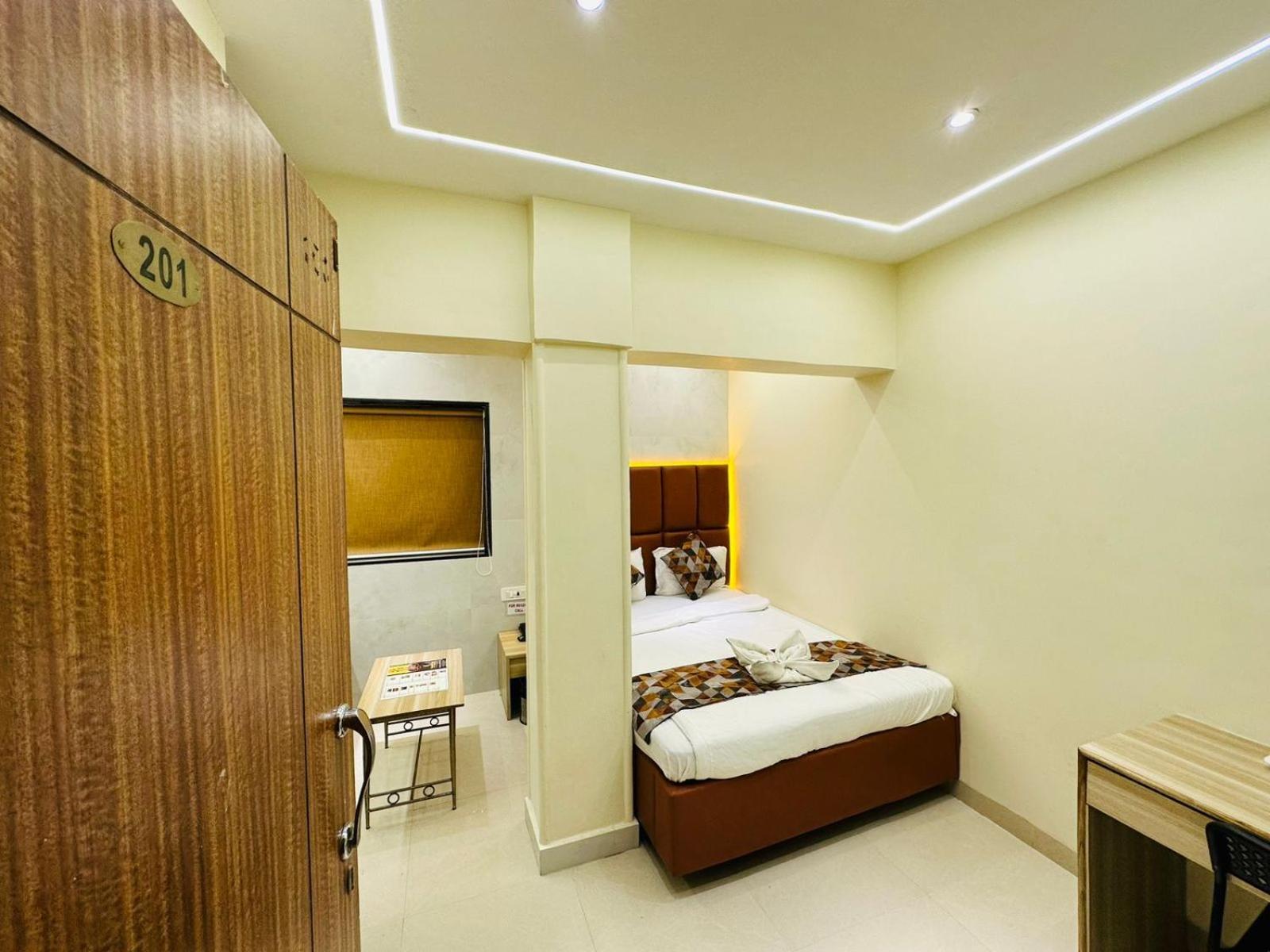 Hotel Vashi Inn Navi Mumbai Exterior foto